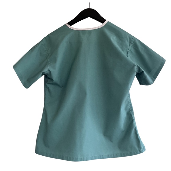Mobb Scrub Top - Green with Pink trim - Picture 2 of 2